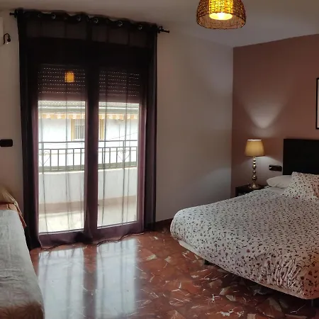 A 15' Granada, Piscina, Solarium, Futbolín, Casa Medina Сasa de vacaciones